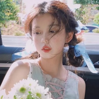 想踢沉迷男的女人
